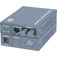 Fast Ethernet Desktop Medienkonverter mit 1x 10/100MBit/s 100Base-TX RJ-45 Port und 1x 100Base-FX Multimode / Singlemode (Monomode) oder BiDi (WDM / SingleFiber) Port, Optimiertes Latenzverhalten, auto-negotiation, auto MDI/MDI-X, Abmessungen 108x75.5x23mm, Betriebsspannung +5V..+12V DC, Verbrauch max. 2W. Betriebstemperatur -5°C..+50°C, RH 5..95% nicht kondensierend, FCC class B, CE class B, 19" Rack Installation mit Artikelgruppe  0961138 oder  0961398.
